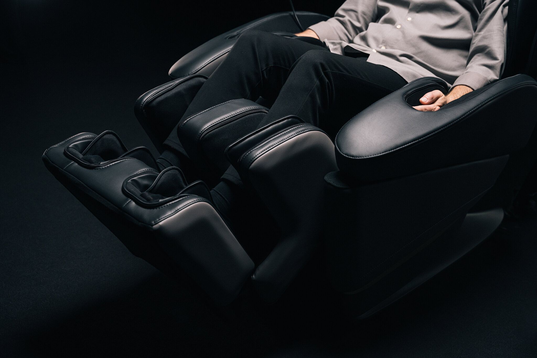 Foot reflexology and massage in a massage chair - Rest Lords