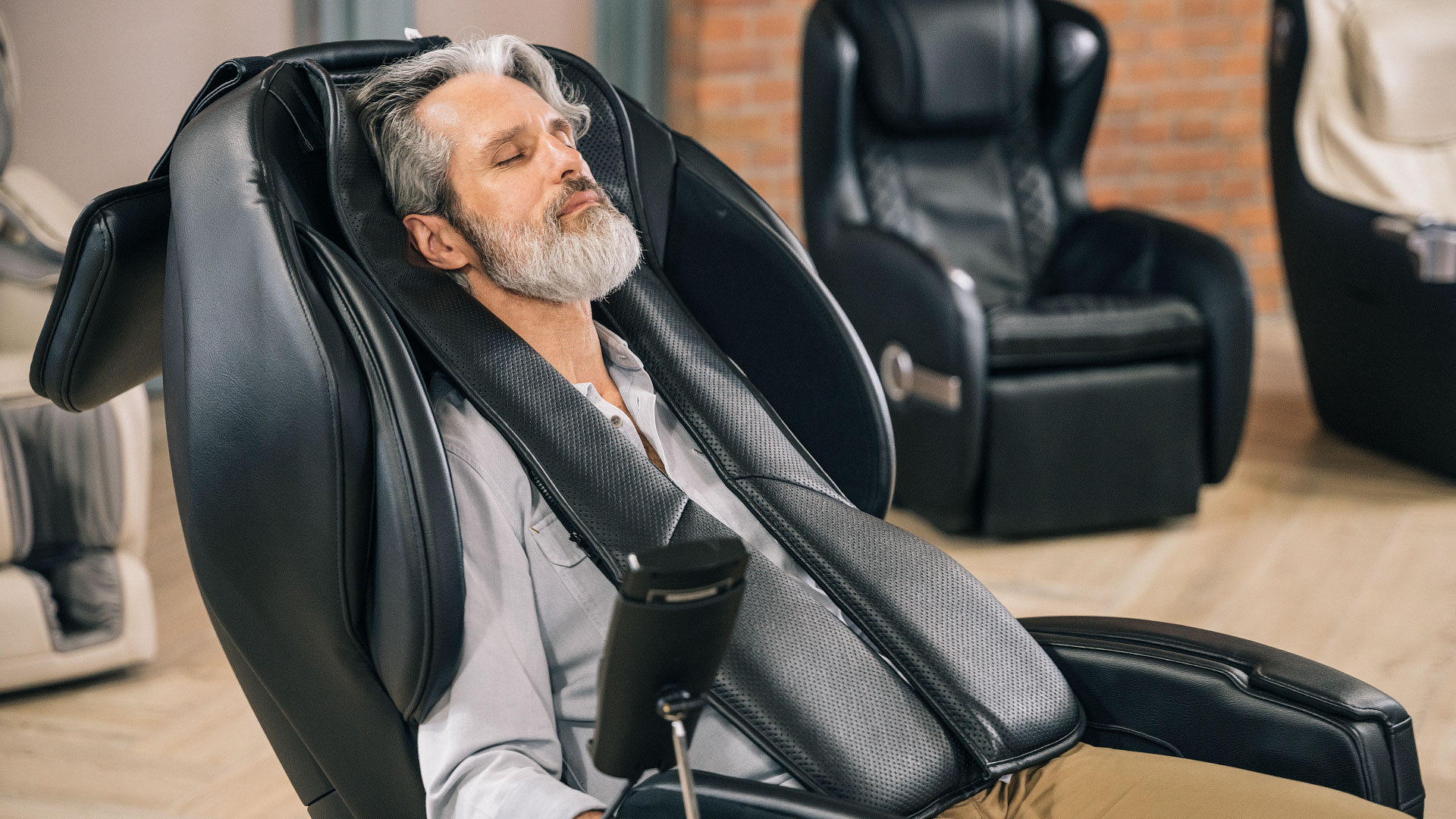 In which way a massage chair is heating?