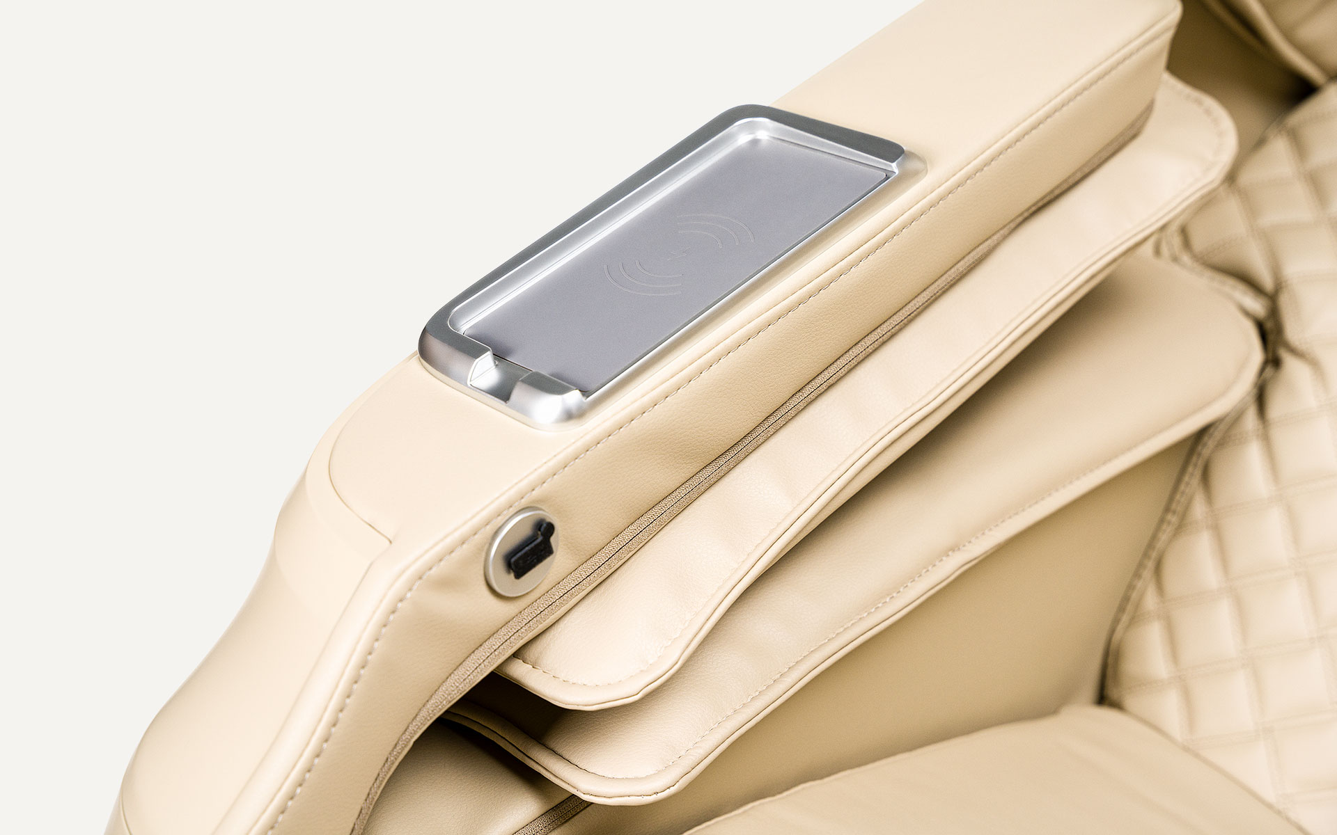 Massage chair iRest Supearl+ A336 - USB Charger