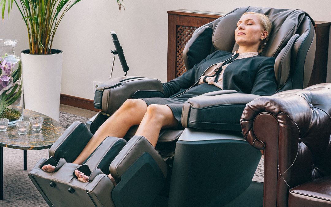 Refreshing nap on massage armchair